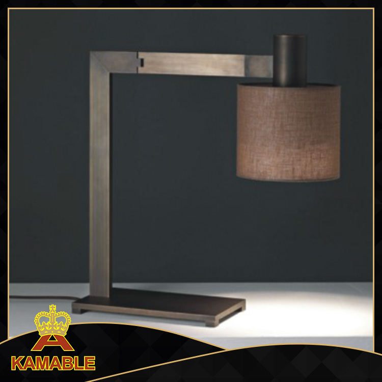 مصباح طاولة من الستانلس ستيل البرونزي ذو نوعية جيدة (KAT6064)