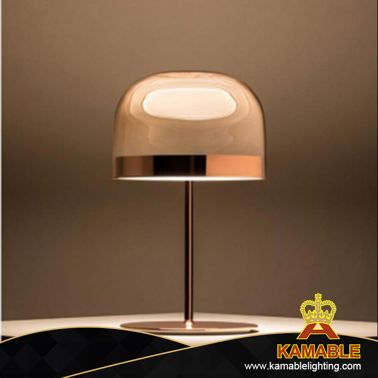 مصباح طاولة لغرفة المعيشة بتصميم زجاجي من الفولاذ المقاوم للصدأ بتصميم رائع (KA3058)