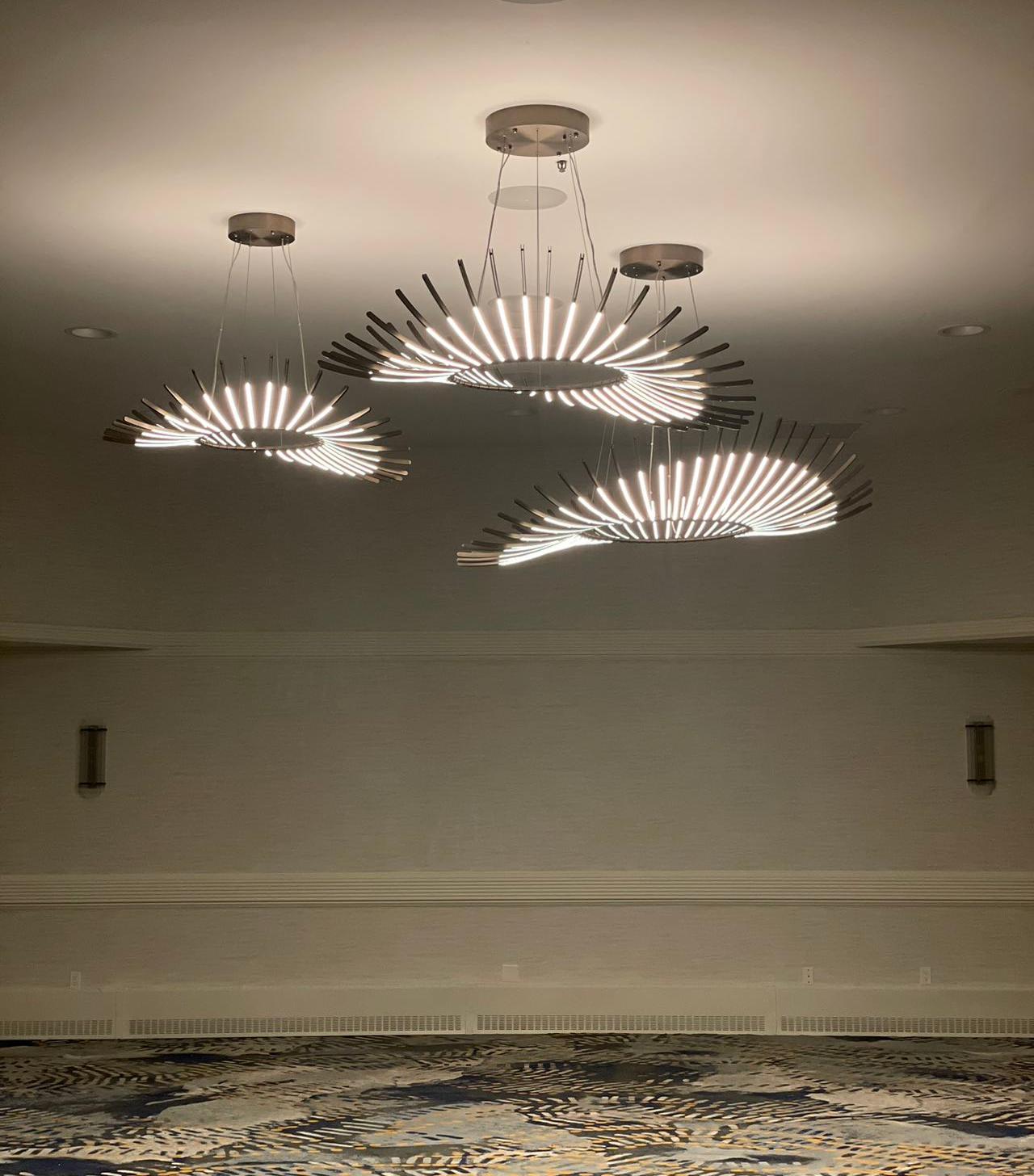 ضوء قلادة على شكل الألعاب النارية LED