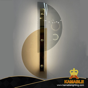 مصباح حائط زجاجي معدني ذهبي بتصميم جديد لغرفة المعيشة (KRB-ZQ007-1W) 
