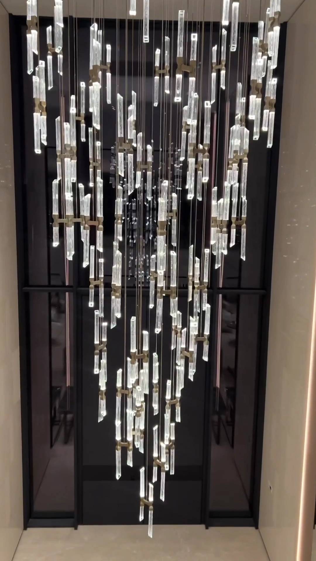 GE2A97OD4U83W5Q`3YUG_TMB