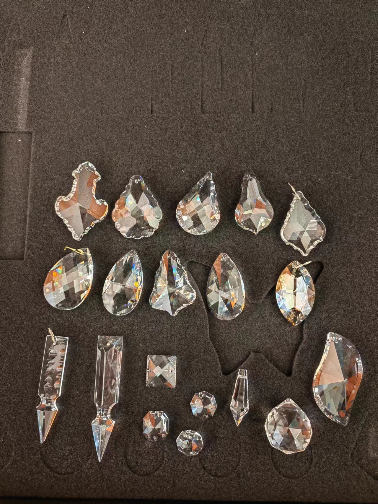 المواد والبناء من الثريا الكريستال