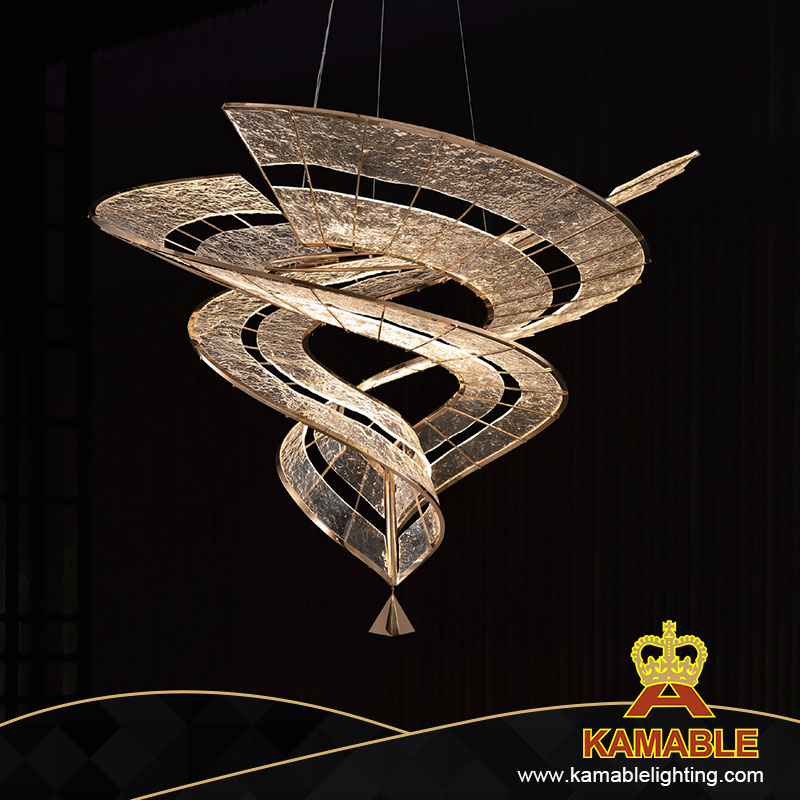 مجموعة الإضاءة الجديدة في يونيو