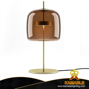مصباح طاولة زجاجي حديث من العنبر الذهبي في الغرفة (KIH-34T)