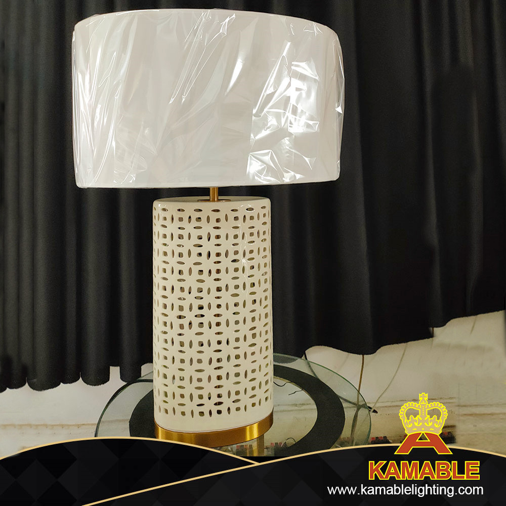 مصباح طاولة أثاث أبيض من السيراميك الرائع في الغرفة (KIB-13T)