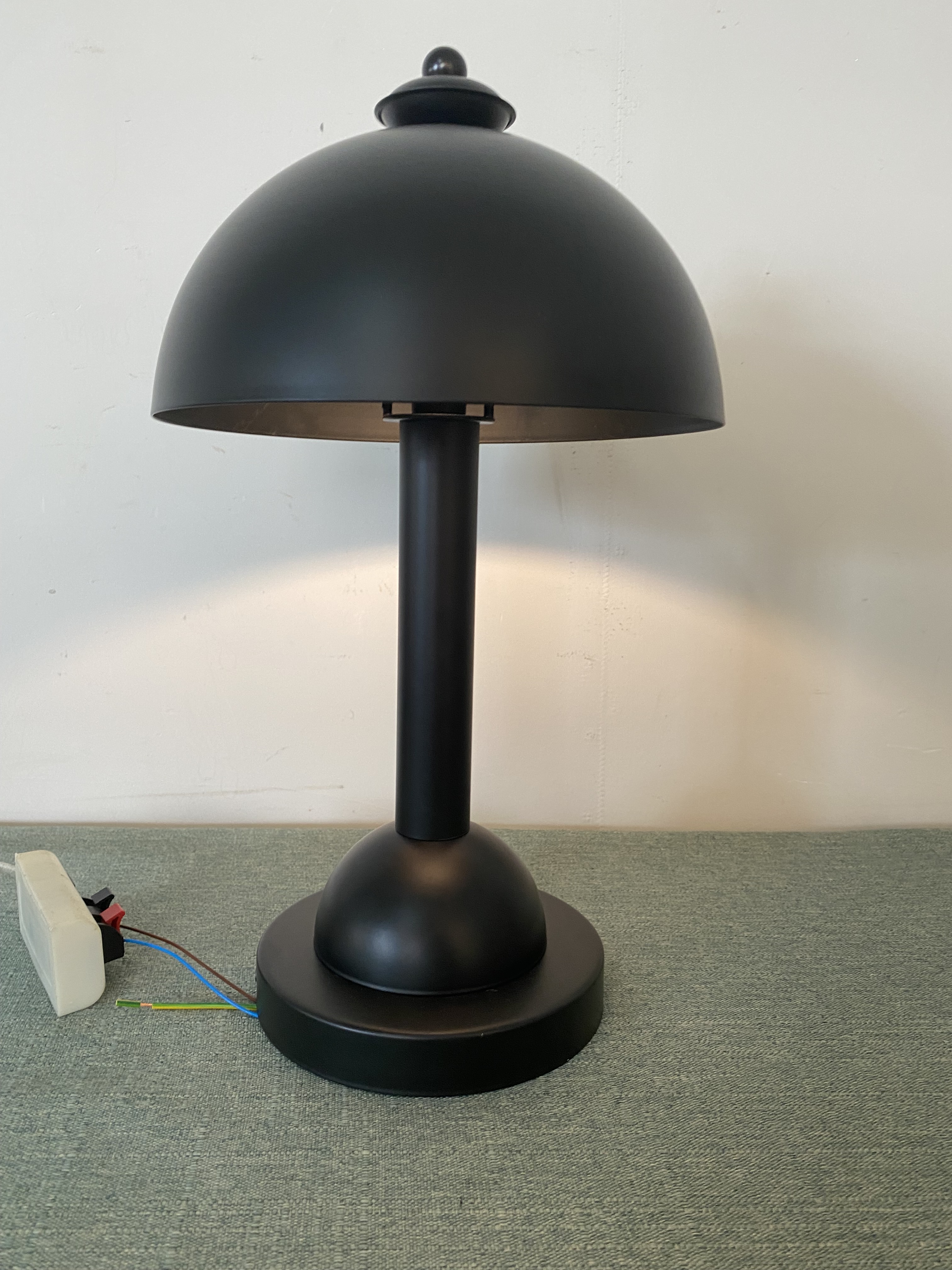 مصباح طاولة معدني أسود للديكور الداخلي للمنزل (KYA-11T)
