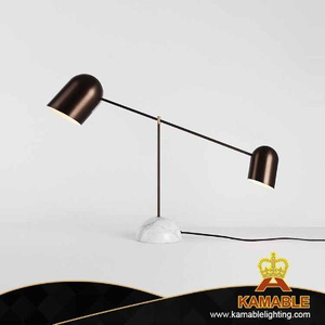 مصباح طاولة مزخرف بقاعدة رخامية معدنية (KPL1822)