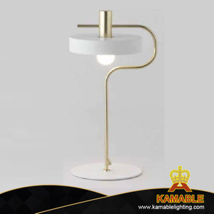 مصباح طاولة برونز معدني مزخرف جديد (KAT02)