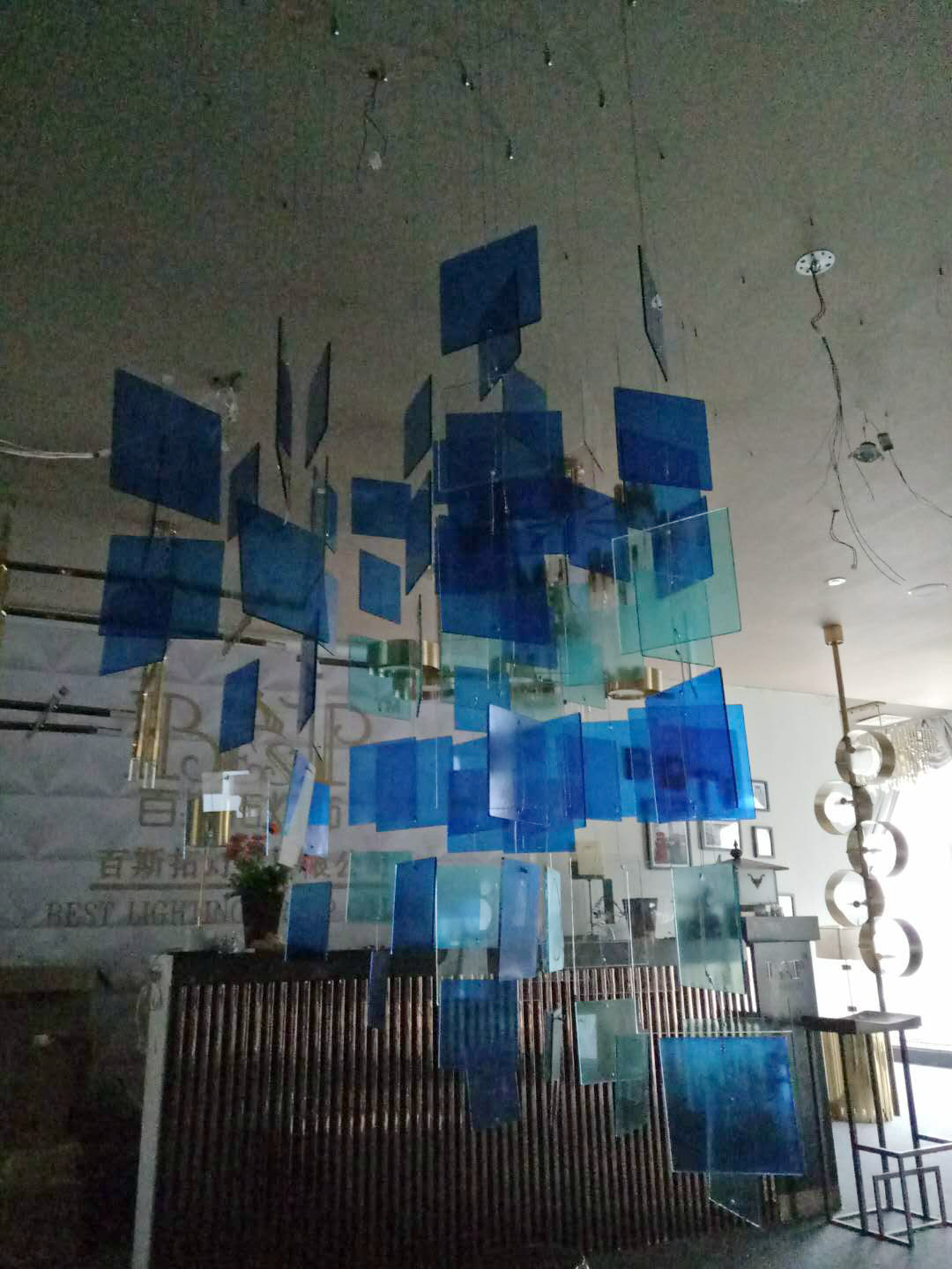 ثريا زجاجية مخصصة لإضاءة الفندق الأزرق (KAC-02)