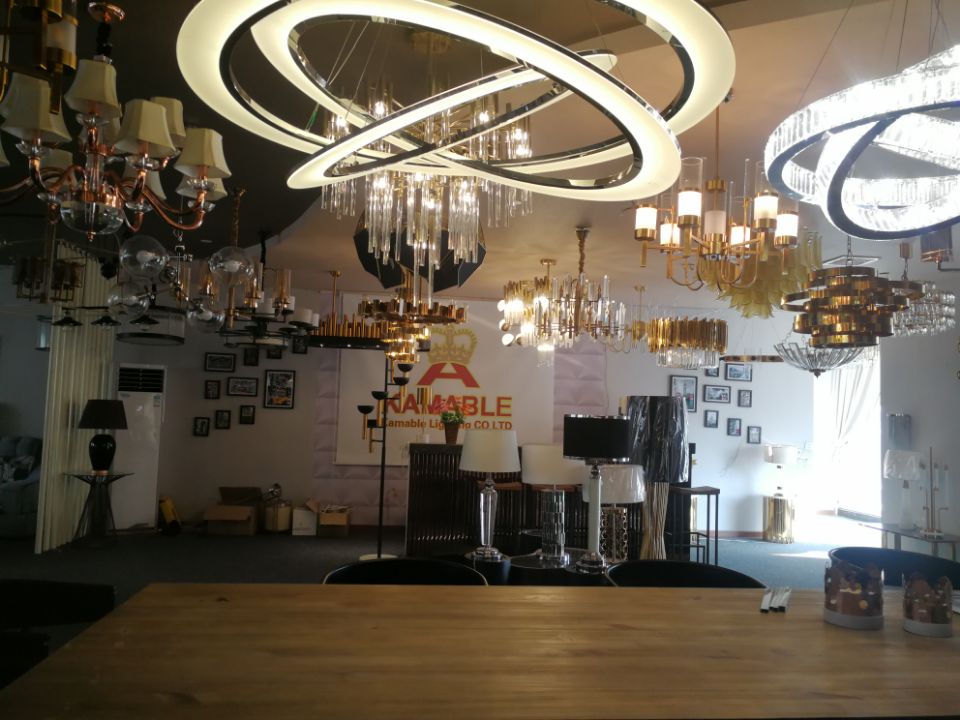 الثريا الإضاءة