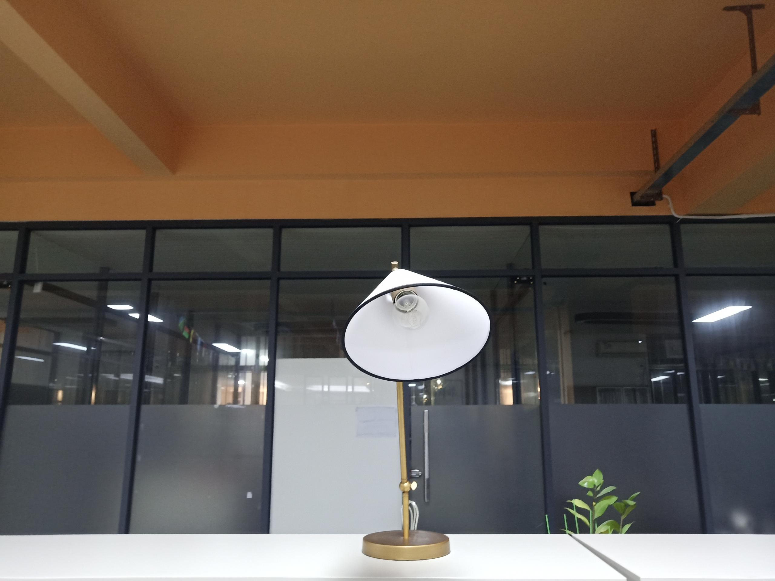 مصباح طاولة حديد ديكور غرفة حديثة (KNC303)