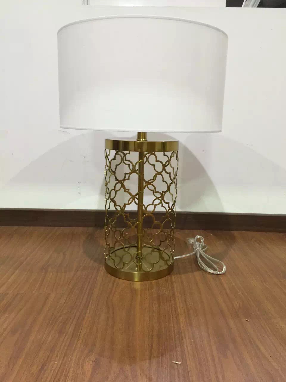 مصباح طاولة بتصميم عصري للمنزل (KAT6112)